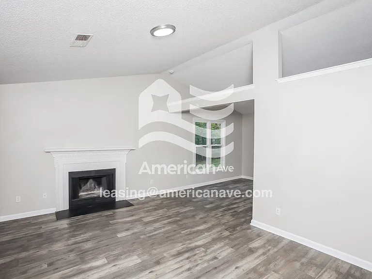 14688_005_living_room_14137877.jpg