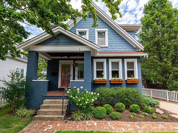 3rd image of 2840 Hyde Park Pl