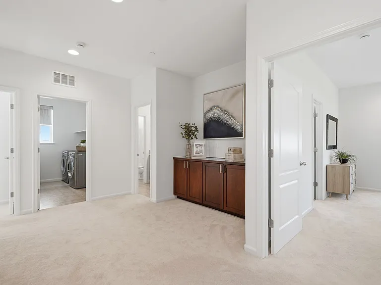 1439 Shore Dr — Photo 10