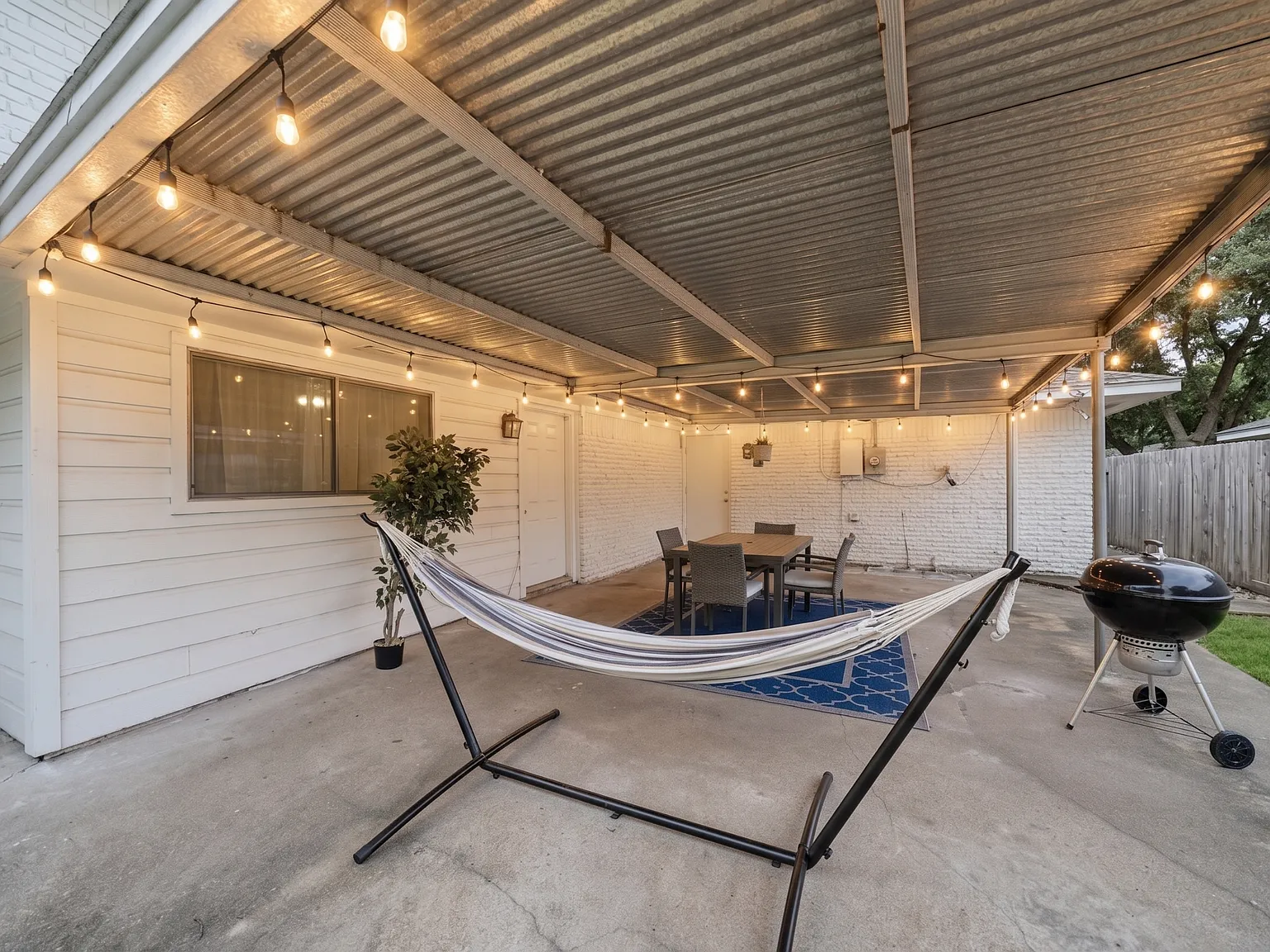 4 bed, 2.5 bath, 1974 sqft, $5,600 — Photo 4