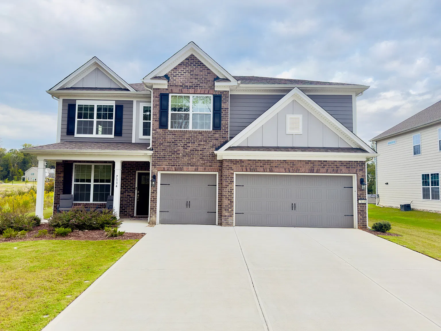 5 bed, 3630 sqft, $3,300 — Photo 1