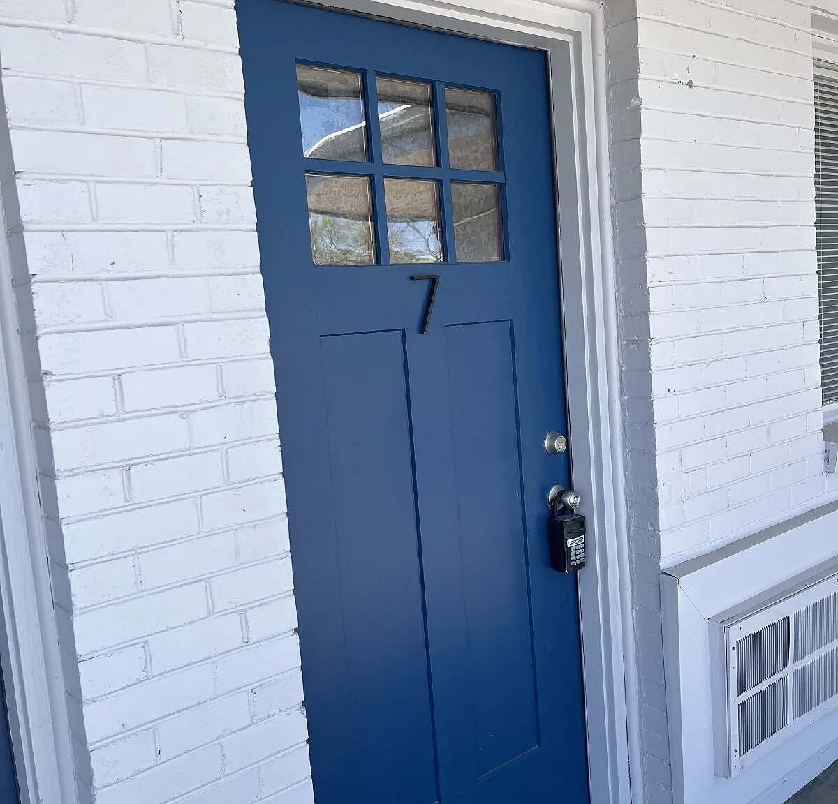 2 bed, 1.0 bath, 700 sqft, $1,100 — Photo 3