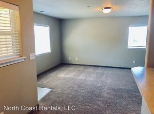 2048 SE Honeysuckle Loop UNIT D, Warrenton, OR 97146
