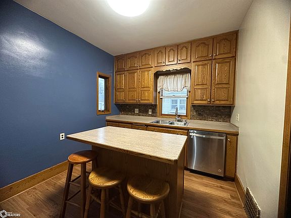 2nd image of 402 11th St N