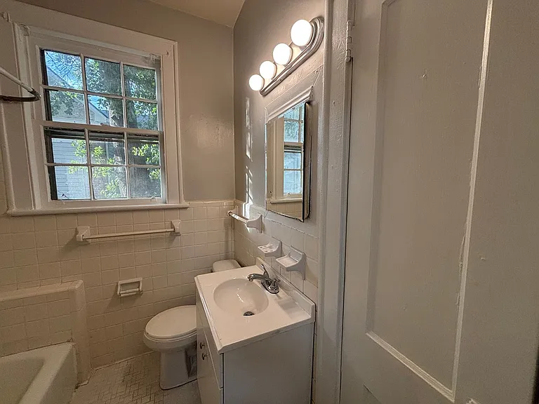 1307-1 Lorick Ave — Photo 7