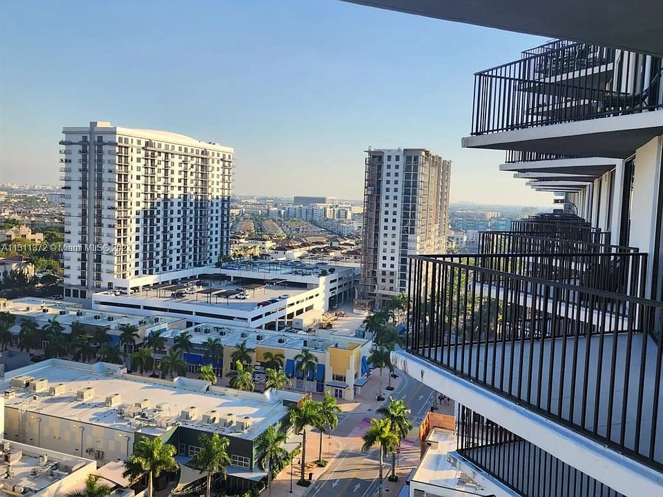 1st image of 5300 Paseo Dr #1411