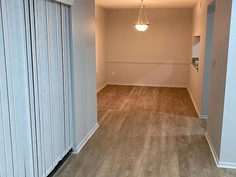 221 Seasons Pkwy #221 — Photo 4