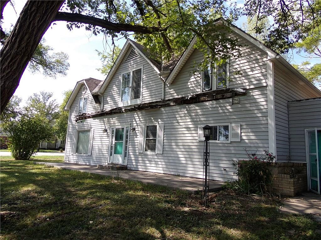 402 Walnut St, Lacygne, KS 66040 MLS 2452209 Zillow