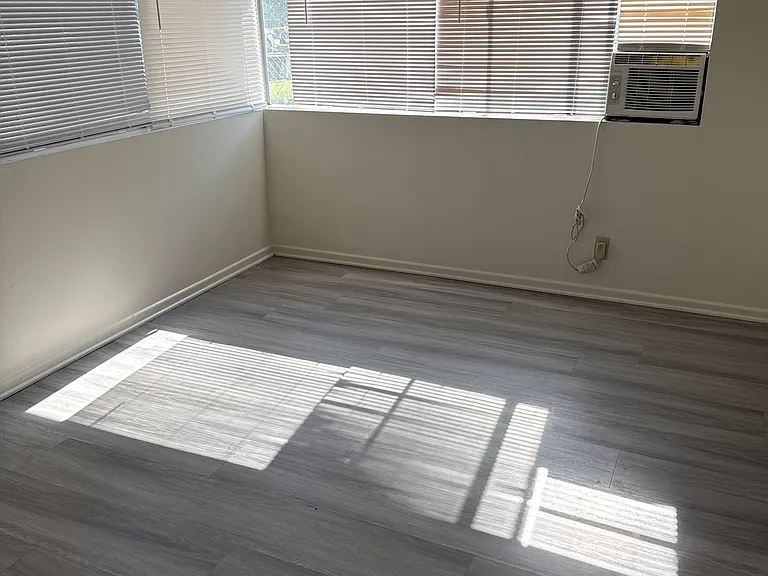 41611 Marine Dr #41611 — Photo 15