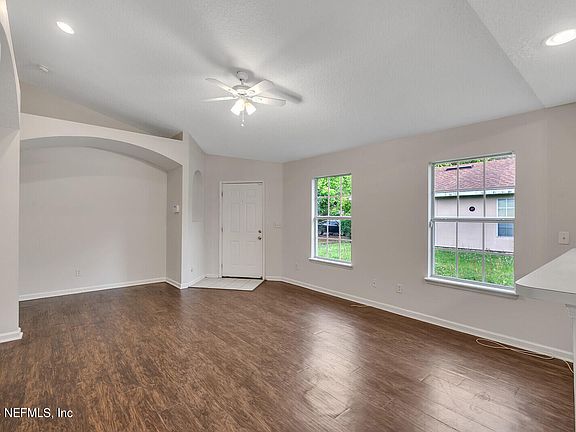 4th image of 9231 JEFFERSON Avenue