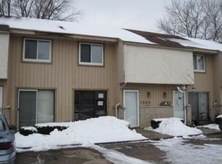 1988 Bennington Ct #C, Elgin, IL 60123