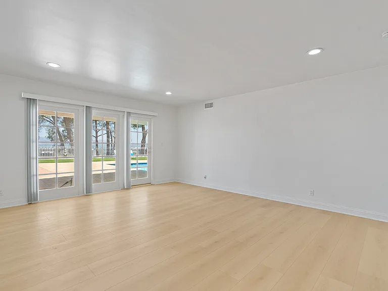 4159 Regal Oak Dr — Photo 33