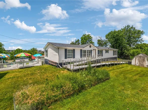 107 Indigo Rd, Mount Pleasant, PA 15666