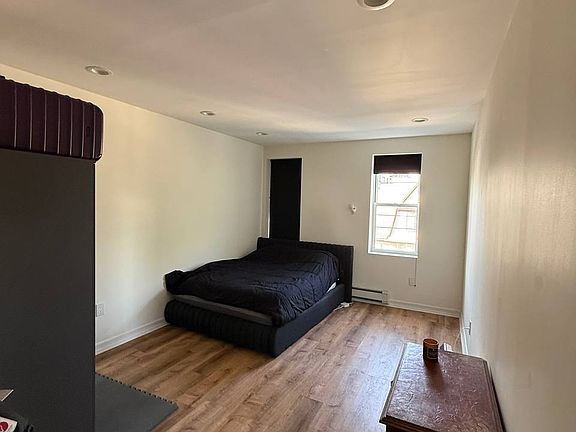 2nd image of 47 47th St APT 6