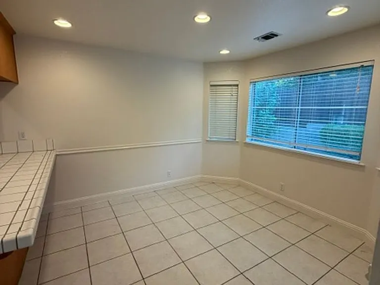 6337 Lincoln Ave — Photo 9