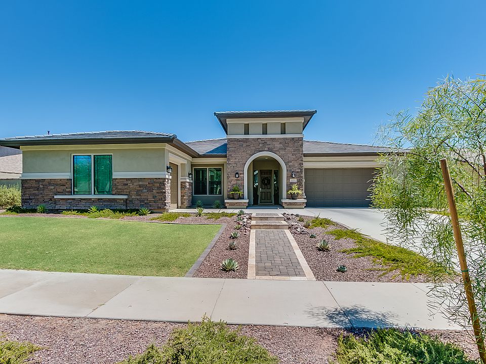 1st image of 20352 W Crescent Dr