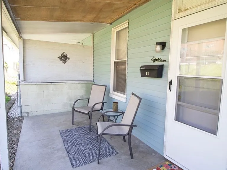 18 Foster Ave — Photo 9