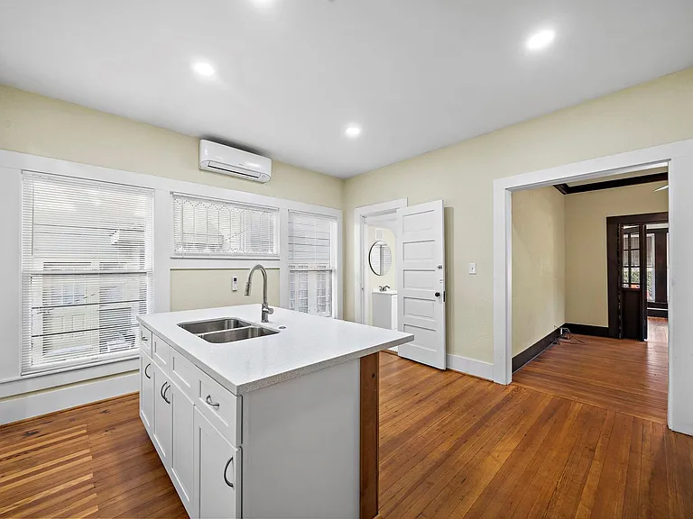 811 Sul Ross St #2 — Photo 2