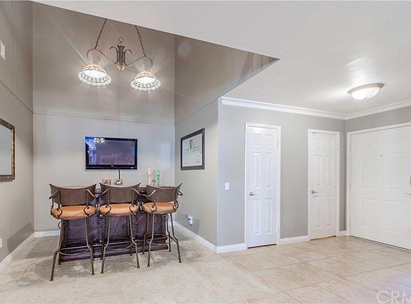 4th image of 501 Chandler W