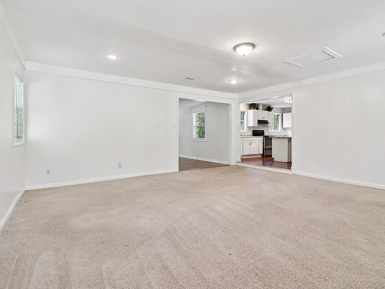 2344 Chestnut Log Pl — Photo 25