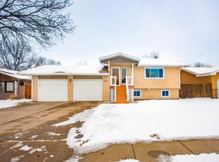 521 S McCabe Ave, North Platte, NE 69101