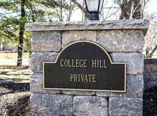 8 College Hill Ct, Rock Island, IL