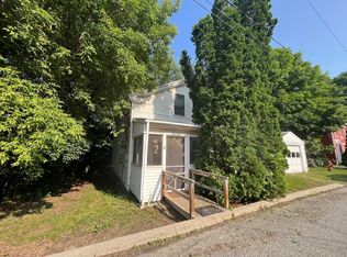 9 Beach St, Keeseville, NY 12944
