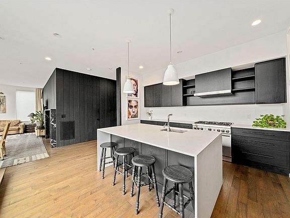 5th image of 515 E 1st St Unit 8