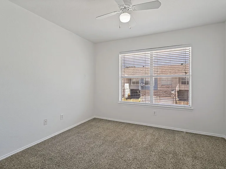 1519 Barbara Dr — Photo 10