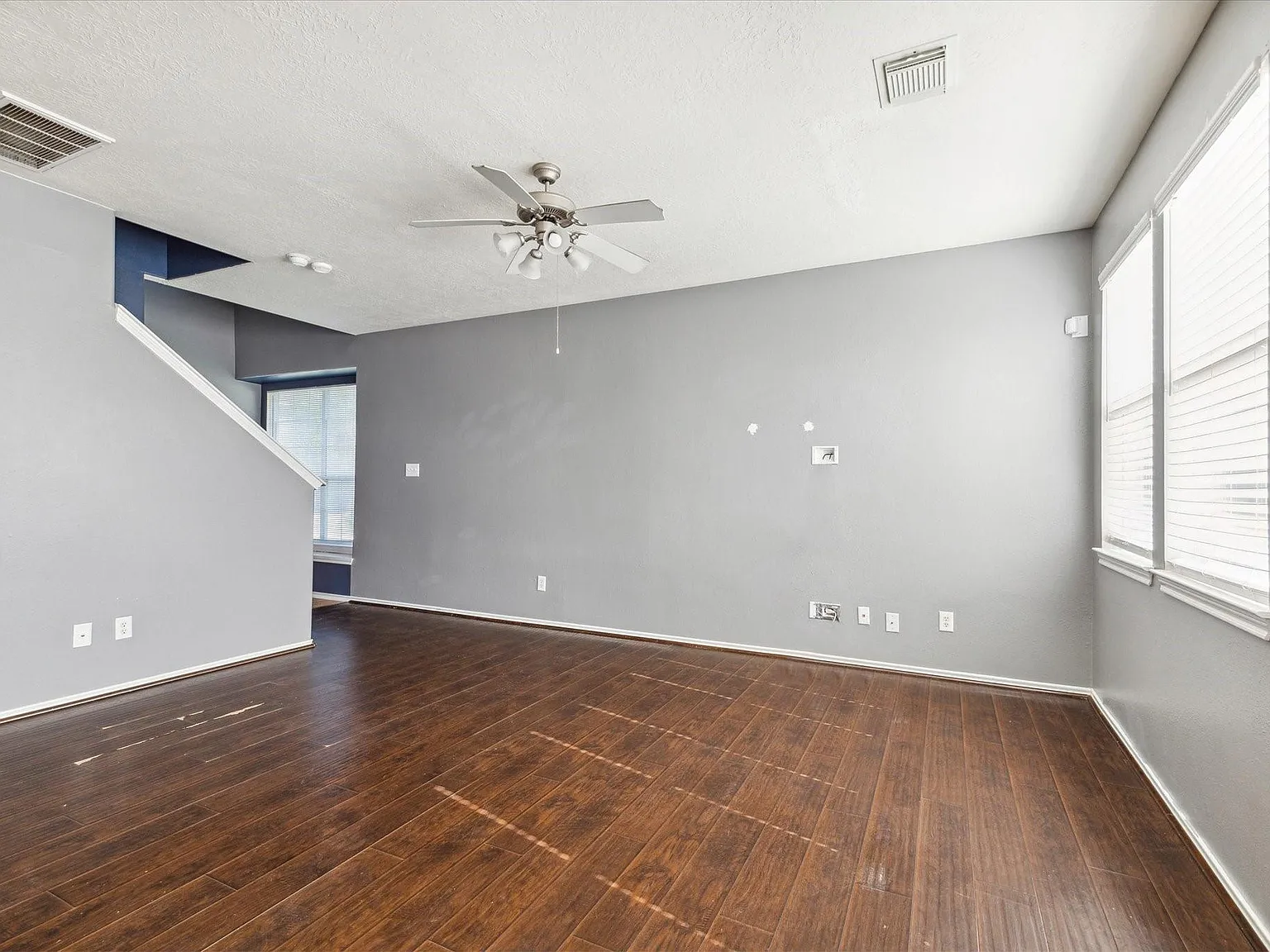 3 bed, 2.5 bath, 1681 sqft, $1,900 — Photo 4