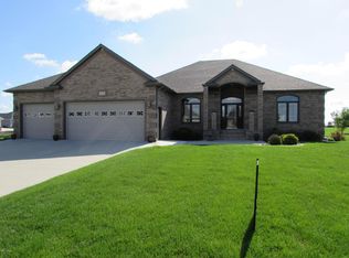 2134 38th St S, Moorhead, MN 56560