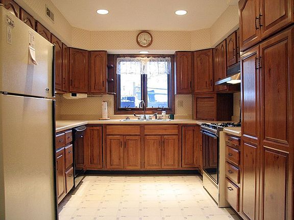 2nd image of 2182 Doswell Ave