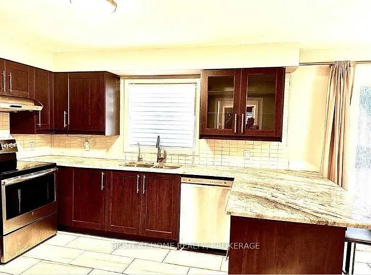 3 bed, $2,950 — Photo 3