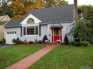 156 Garden St, Garden City, NY 11530
