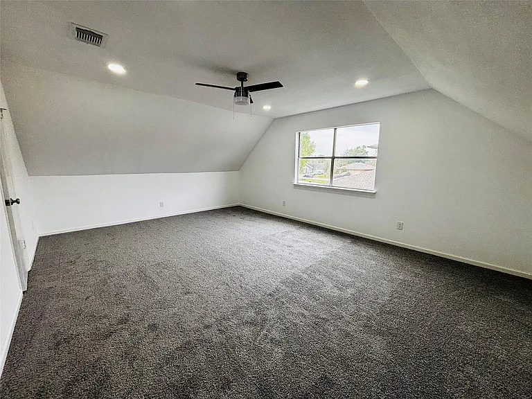 16246 Los Altos Dr — Photo 6