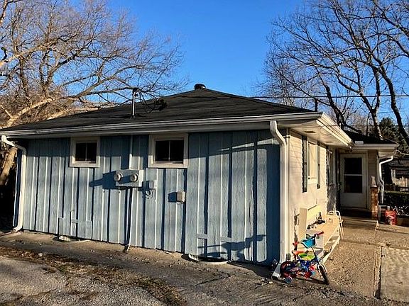 2nd image of 2928/2930 N 72nd St