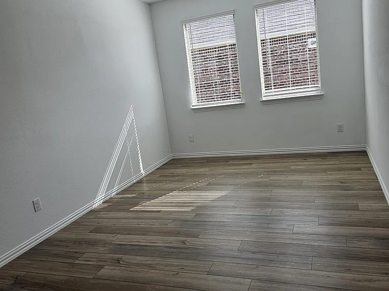 2406 Bold Venture Dr — Photo 10