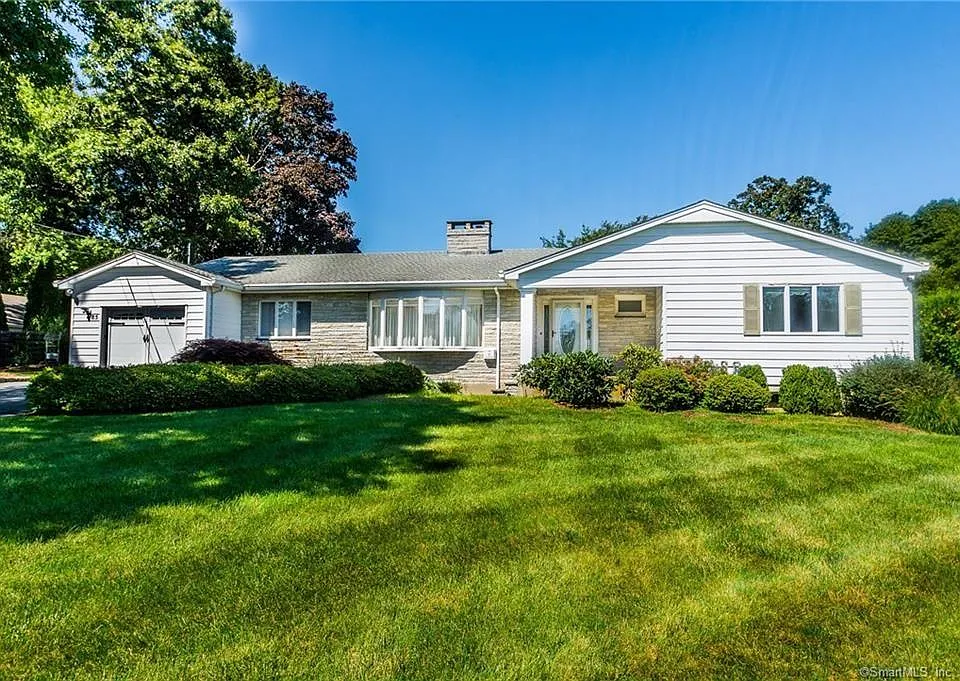 85 Admiral Dr