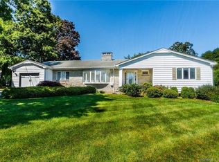85 Admiral Dr, New London, CT 06320