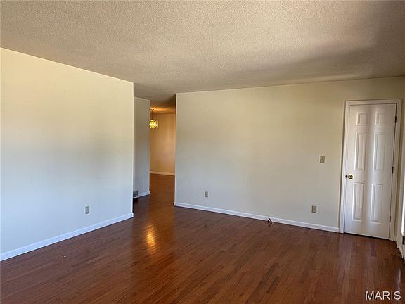 4th image of 31 Brook Rd