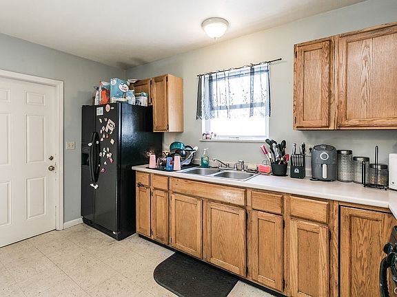 2nd image of 135 Delong Ave