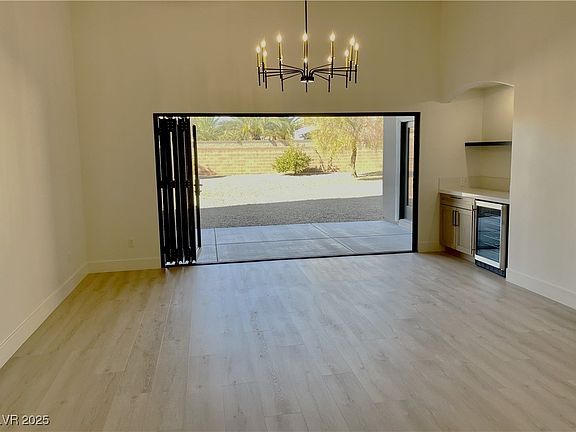 5th image of 7405 Chorleywood Way