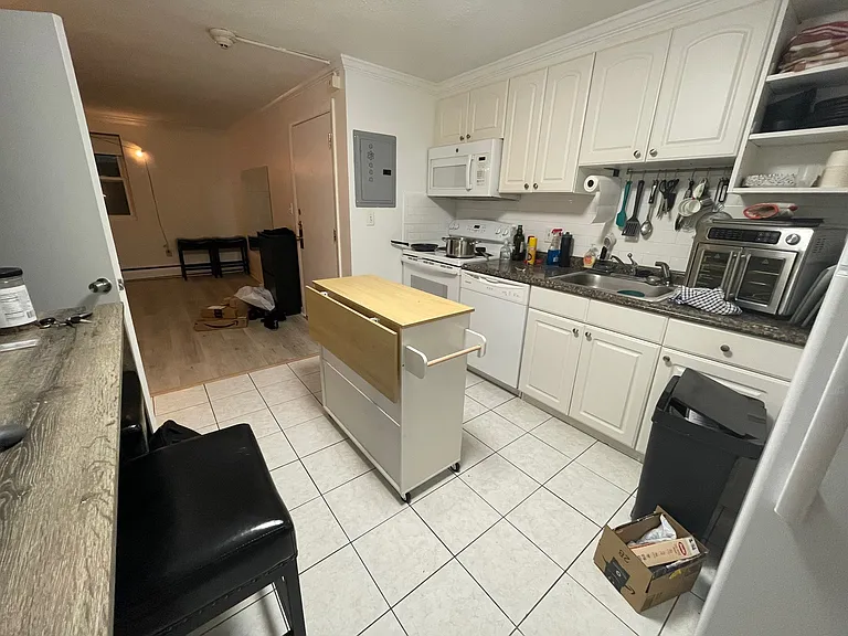 16 Westford St #6 — Photo 4