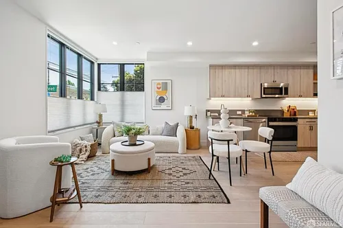 986 S Van Ness Ave #201 Photo 1