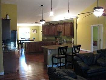3rd image of 4353 Scotland Dr