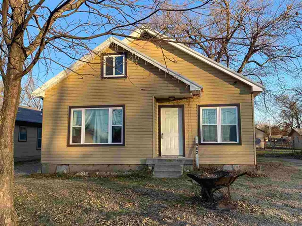 642 E Lincoln Ave, Blackwell, OK 74631
