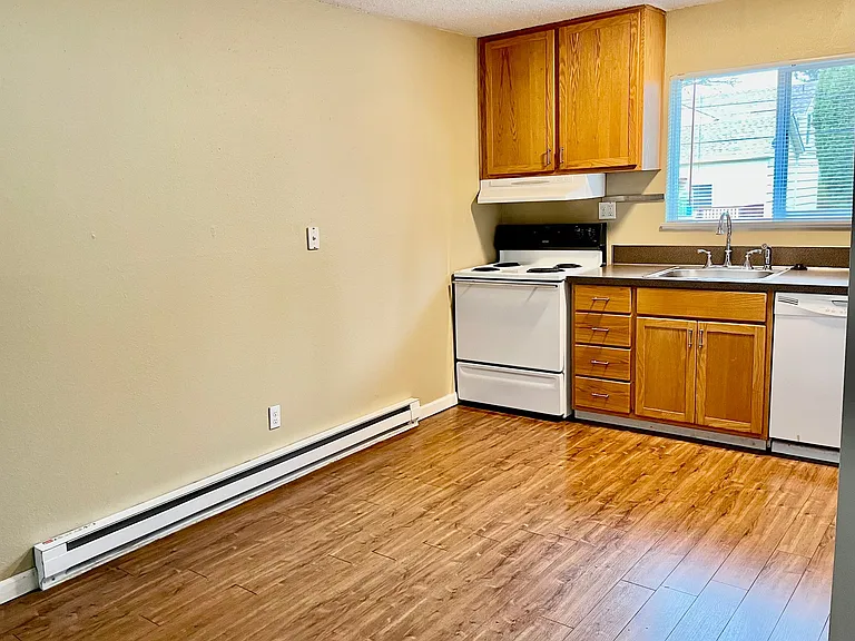 130 SE 30th Pl — Photo 3