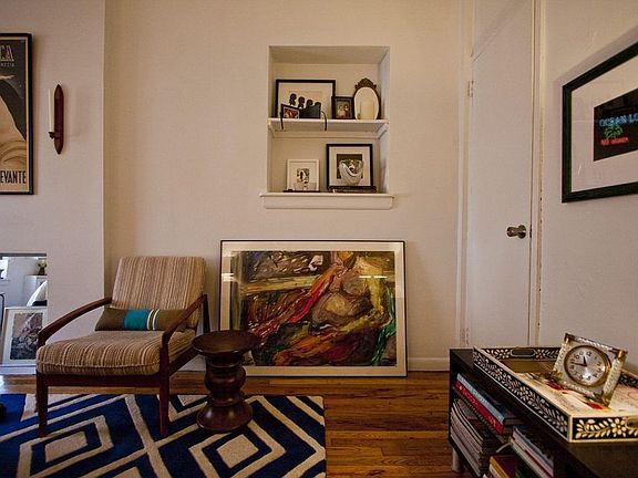 4th image of 319 W 21st St #4