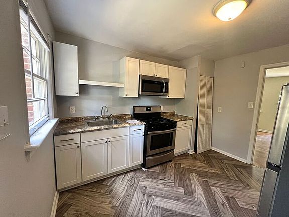 2nd image of 408-410 Dobson St