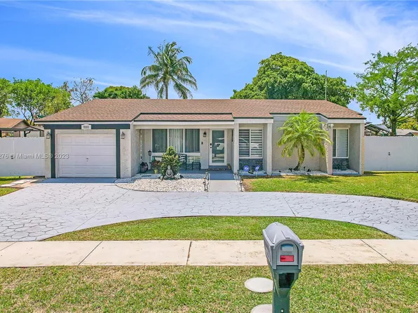 9880 NW 4th St, Pembroke Pines, FL 33024